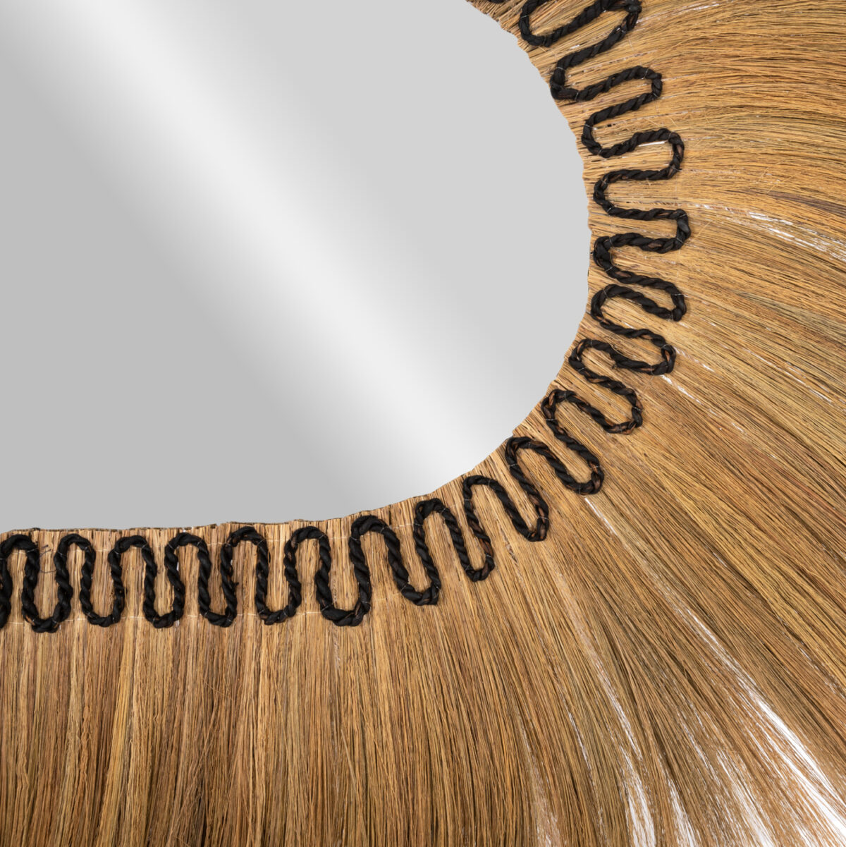 ΚΑΘΡΕΠΤΗΣ ΤΟΙΧΟΥ ΟΒΑΛ ΙΝΕΣ RAYUNG GRASS ΣΕ ΧΡΩΜΑ ΦΥΣΙΚΟ ΜΑΥΡΟ 110x5x160Yεκ.HM7803 4